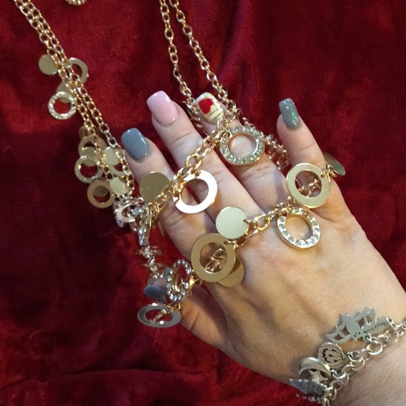 Gold and Crystal Necklace and earrings set - Picture 7 of 7